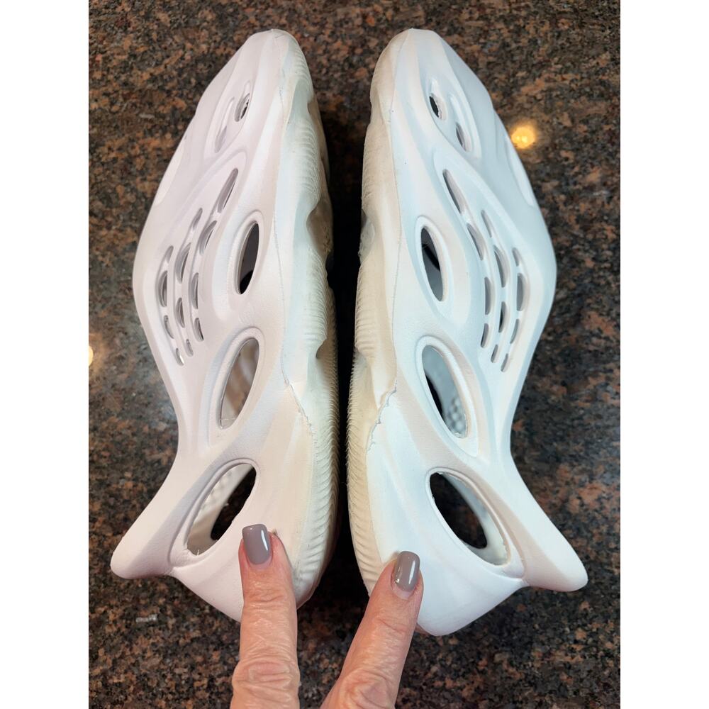 Adidas Yeezy Ararat White Foam Runners Size 43 (Mens 9/9.5) Excellent Cond - Picture 3 of 13